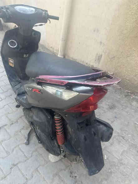 السلام عليكم دراجه ثعلب 140 للبيع محرك مبدل بي ولفات وبيها صوت بالكلجات كفراتها نضيفة كهربائية كلها شغاله نكره سلف السعر 475 وبيها مجال العنوان بغداد الحرية رقم الهاتف ***********
