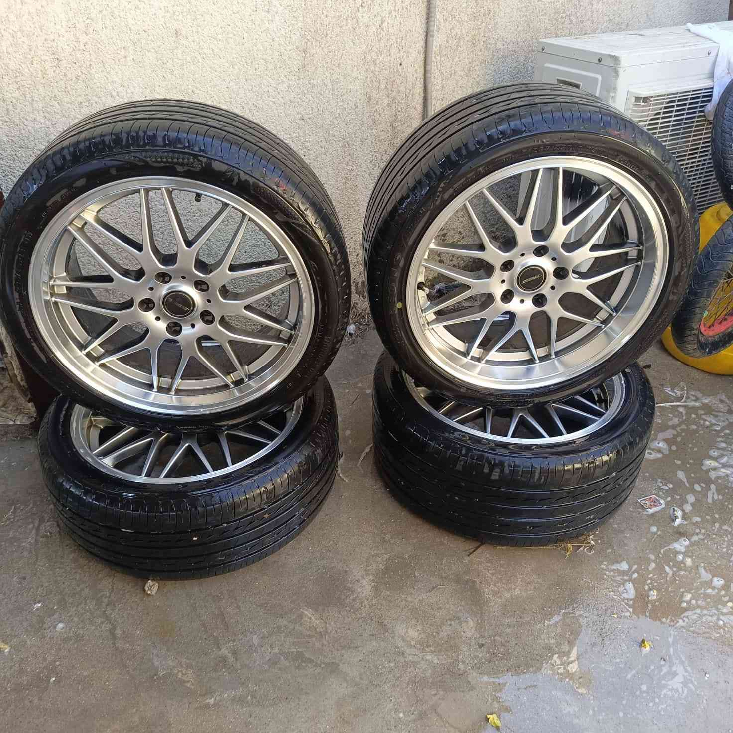 ويل اصلي ياباني.  تايرات جدد. توسايز. جديد مكفول من كلشي السعر 4 ورقات المكان بصرة الزبير
***********
