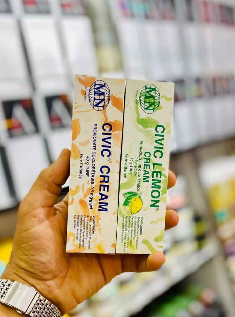 كريم سيفيك ليمون (Civic Lemon Cream)، وهو كريم لتفتيح البشرة ومعالجة بعض مشاكل الجلد. الإيطالية🇮🇹 

✅يحتوي على مستخلص الليمون الغني بفيتامين ج للمساعدة في تفتيح البشرة. 

✅يساعد على ترطيب البشرة وتنعيمها والحفاظ على مرونتها. 

✅يُستخدم للمساعدة في تلاشي البقع الداكنة وعيوب البشرة وتوحيد لونها. 

✅يحتوي على مكونات نشطة مثل كلوبيتاسول بروبيونات (Clobetasol Propionate) بنسبة 0.05%، وهو كورتيكوستيرويد قوي لعلاج حالات جلدية معينة مثل الأكزيما والصدفية. 
المنشأ إيطاليا الأصلي 🇮🇹 ✅

السعر خاص##### بعقوبة, ديالى


**إذا كنت صاحب هذا الإعلان وتريد حذفه لأي سبب، رجاءا أرسل رسالة إلى الدعم الفني**