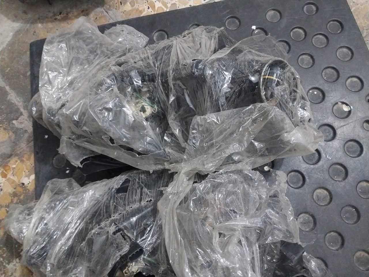 للبيع... لايت كيا اوبتيما جهة السايق فقط اصلي حاوية موديل ٢٠٠٧ ٢٠٠٨ .
العنوان // بغداد الحي الصناعي- ساحة الطيران- شارع حسن عنتر .
هاتف // ***********
