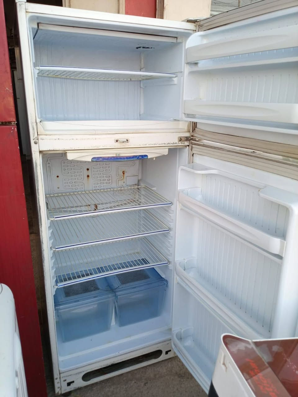 ورشه المصطفى تصليح الثلاجات الغسالات المجمدات البرادات بئنسب الأسعار يتوفر ثلاجات من ٨قدم الئ ٢٠قدم أسعار ***********
