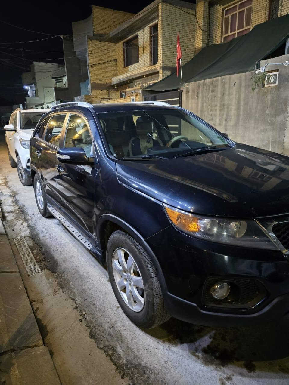 سورنتو موديل 13 محرك اربعة سلندر 2400 مواصفات سيارة عادية  كامرة خالفية حساس خالفي شاشة بيهة تبديل جاملغ الايمن مع البنيد مع صبغ سيارة للجمالية مع العلم محرك مجفت ستندر لي صير قسمتة ياخذلهة سونر يفحص سيارة يم الفيتر يالة ينطي فلوس رقم تلفوني ***********
