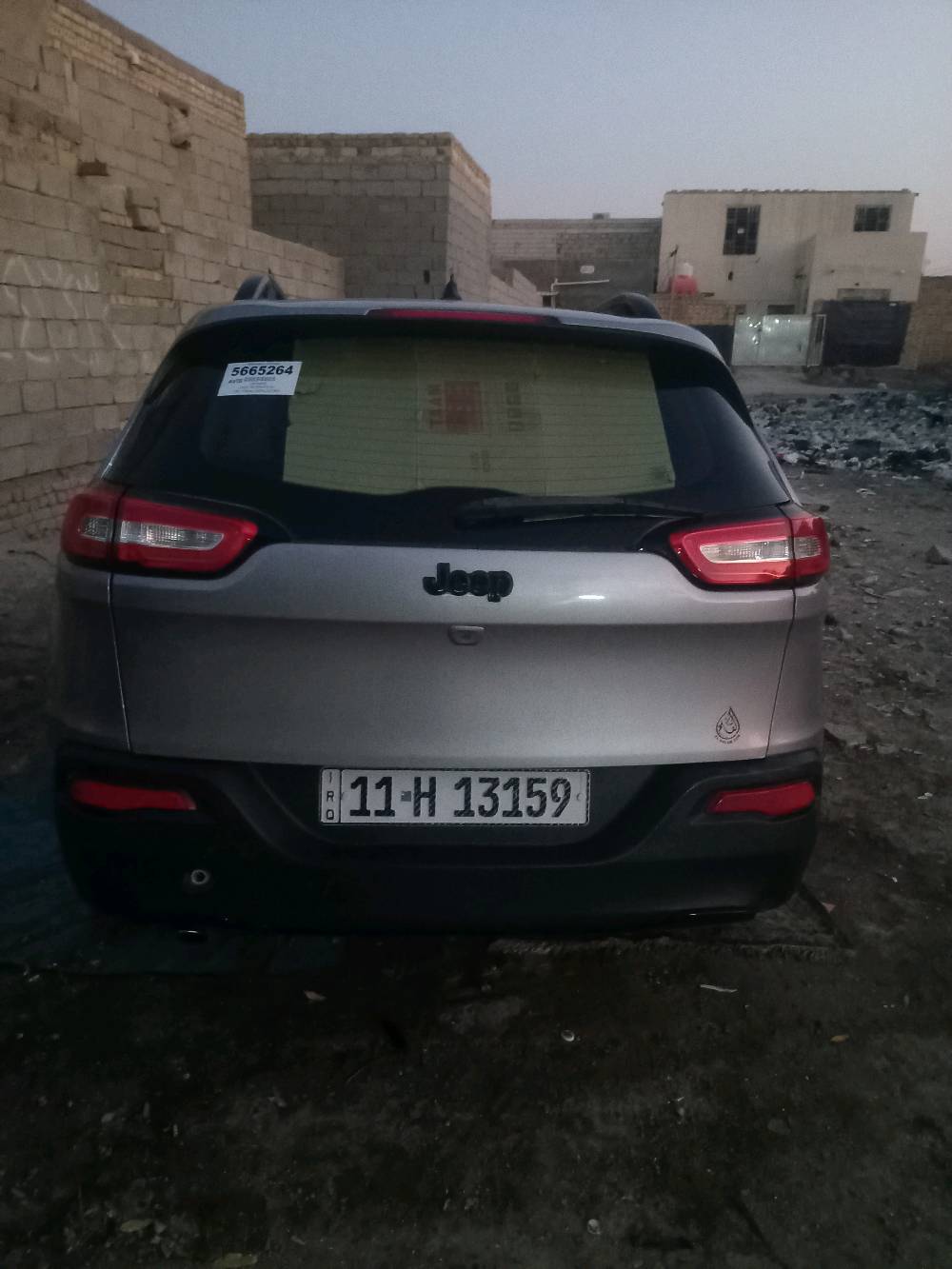 السلام عليكم
جيب شيروكي امريكي 
موديل 18
رقم بغداد  بأسمي سنوية 2030
الون رصاصي 
حداديه جاهزه
المواصفات
تحديد السرعه
الكير 9سرع عادي واتماتيك
كامرا خلفيه
سايد بريك بصمه
تحكم جهتين
تبريد قطعتين
كامرا 
مانع انزلاق
شاشه لمس
كشاف 
لايت ثلجي
لدا نهاري امامي خلفي
تبريد ثلج
تايراتها جدد 
مكينه 4سلندر معلينها كازكيت  للدوانز بيها تبخير من القبق

حادث جاملغين  وبنيد  خاليه من العيب الشرعي 
ماشيه129ك 
الاستفسار الاتصال ع رقم ***********
السعر 108 بيها مجال
السيارة مداور