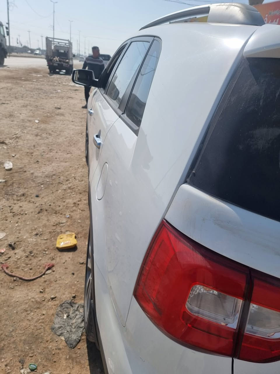 السلام عليكم سورنتو ٢٠١٥ مكفولة ماشية ١٢٢ الف رقم بغداد فول عدى الفتحة والجلد الاتصال  ***********
