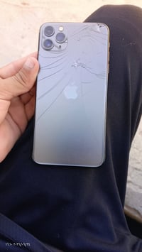 آيفون ١١ برو ماكس • ٦٤ • قفل
