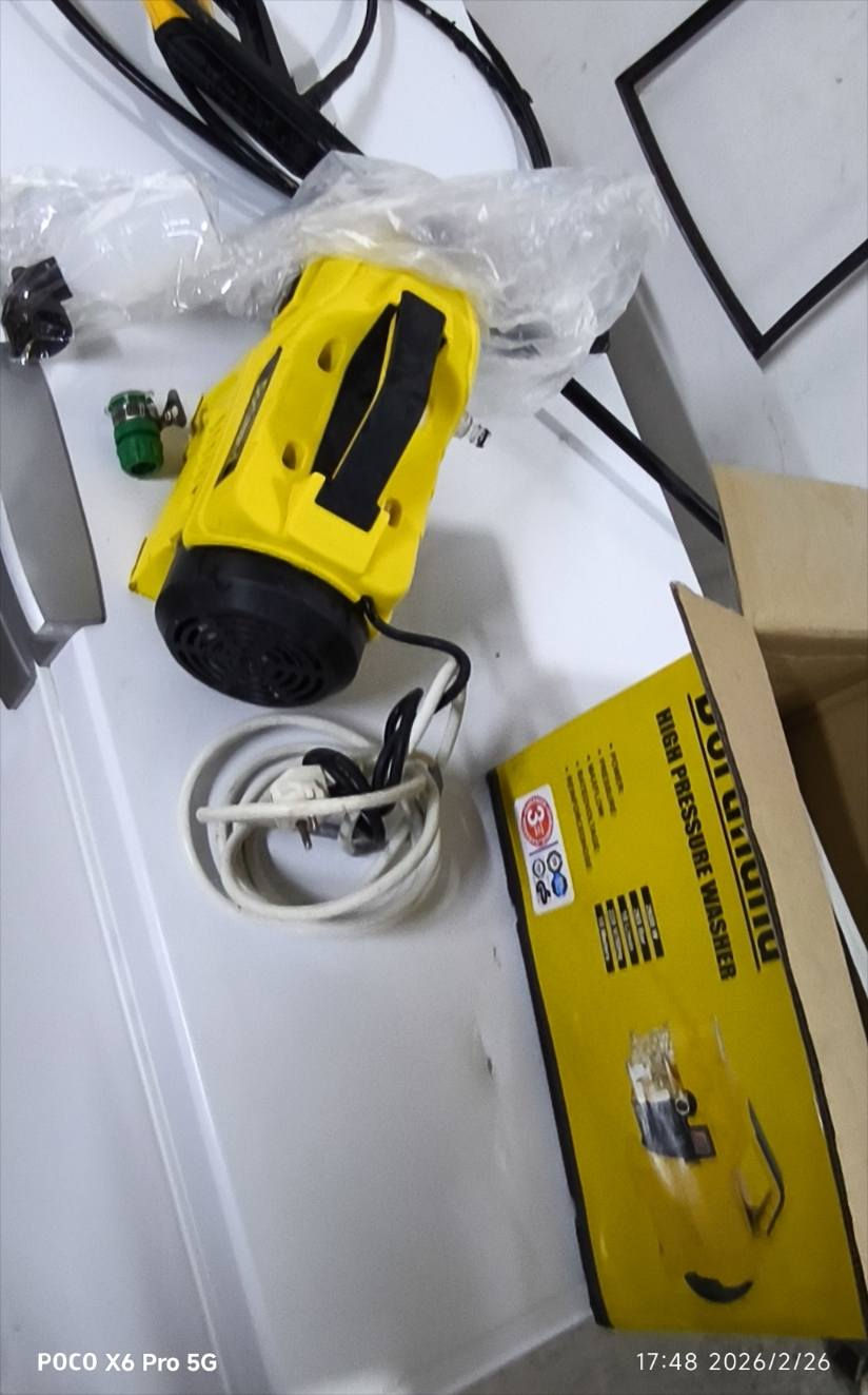 ضاغطة غسل ملف نحاس نوع (Dortmund)استعمال قليل مع كامل ملحقات 
2600W.....265بار
 220V
السعر 60وبيها مجال 
 ***********
 ***********
