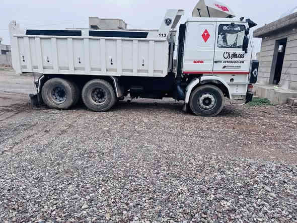 السلام عليكم 
للبيع اسكانيا 113  فحمي حجرة كبيره 
گير 5x5 
سنگل جوبلس
شاصي مطول 
رقم صلاح الدين اللماني سنويه لغايه 2027 شرط التحويل بدون وكاله
مسجلة بالسنويه قلاب
طخم تاير جديد 
باتريات جديد 
قماره ما بيهه لا طخه ولا صبغ 
الموديل 1993 
بودي نظيف جك ابو الحاسبه جديد للاستفسار الاتصال بالارقام التاليه
***********
***********
