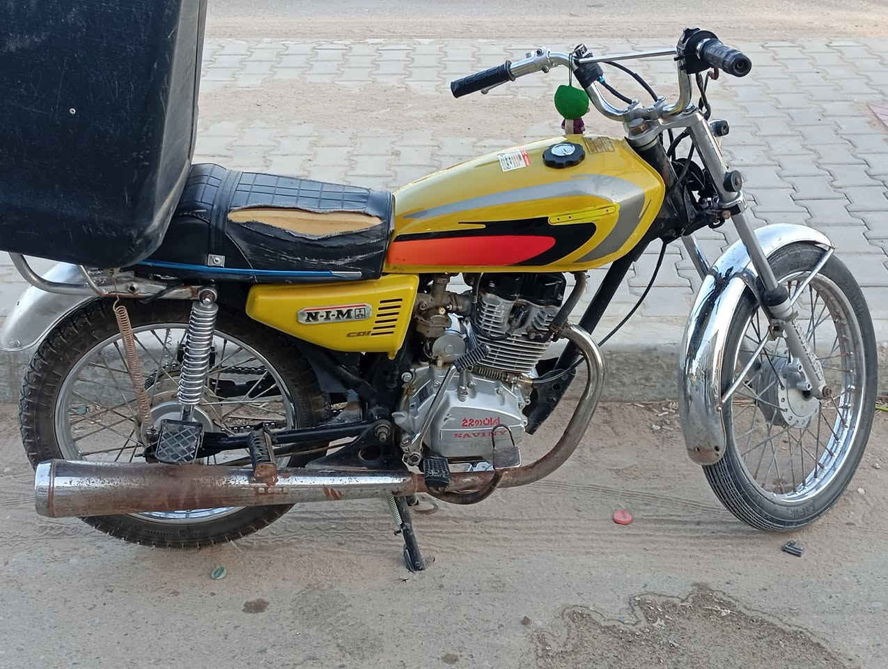 دراجه للبيع ادوات كلك كهربائيات كلها شغاله لايت   سلف عوزه بس باتري سعر 350 وبيها مجال الشراي مكان الهوير ***********
