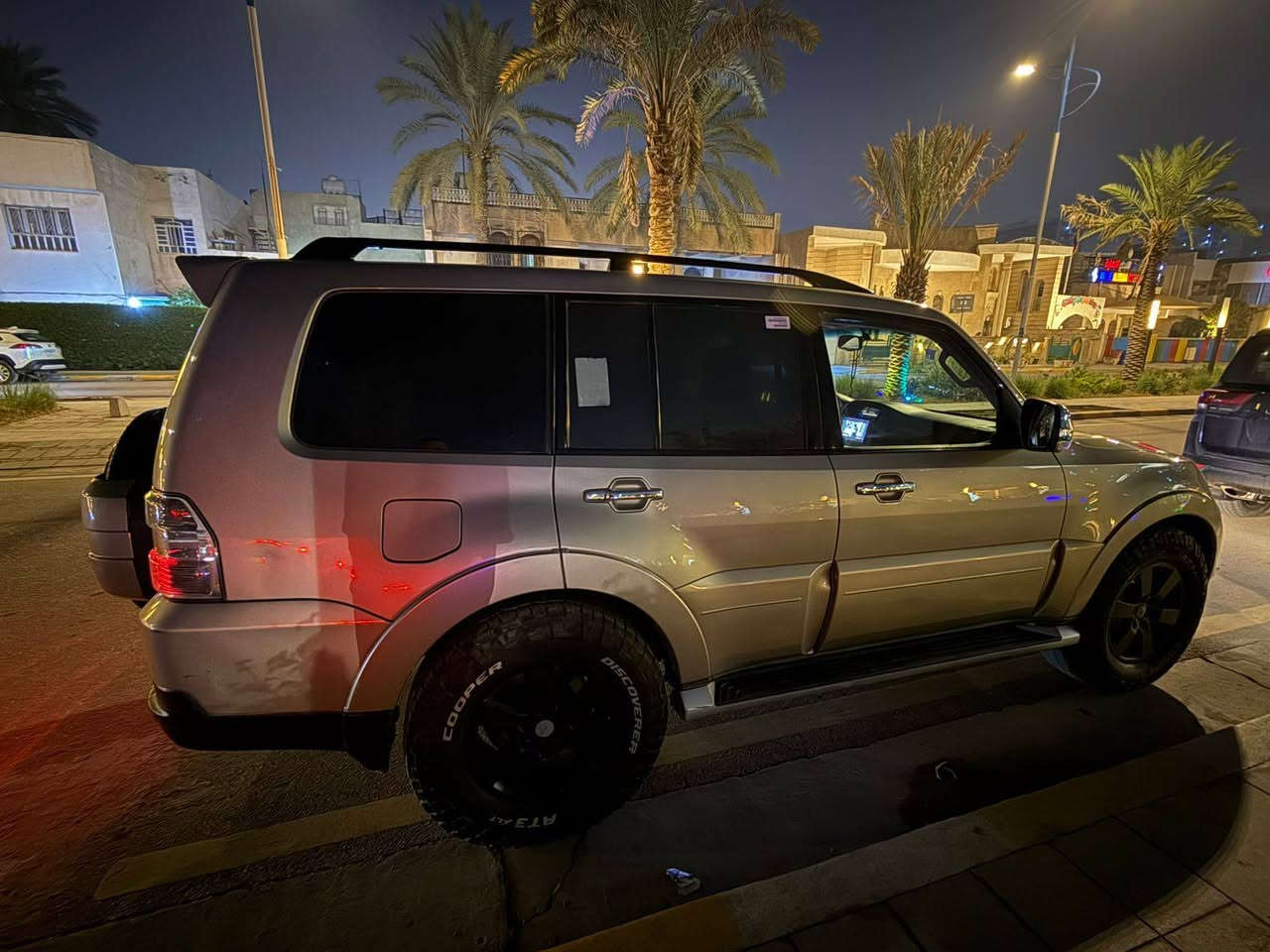 🔥 للبيع فقط – باجير2008 وارد خليجي – نظيفة جداً
✔️ بدون حادث
✔️ بدون صبغ 
✔️ محرك 3800 V6
✔️ عداد 193,000 كم فقط

⸻

⭐ المواصفات والتجهيزات:
 • تحكمات ستيرن
 • كشنات جلد
 • كشنات تدفئه تبريد
 • حساسات خلفية
 • كامرة خلفية
 • داخلية لون بيج
 • زنون عالي ناصي
 • لد نهاري
 • مرايا كهرباء + إشارات بالمرايا
 • ثلاث قطع تبريد
 • سبعة راكب
 • فورويل دبل (4×4)
 • كروز كنترول

⸻

📌 

رقم بغداد الانكليزي الجديد باسمي – تحويل مباشر.

⸻

💰 السعر:

125$ للبيع فقط وبيها مجال 
بدون مراوس

⸻

📍 مكان السيارة:

بغداد – السيدية 

⸻

📞 للاستفسار والاتصال:

***********
