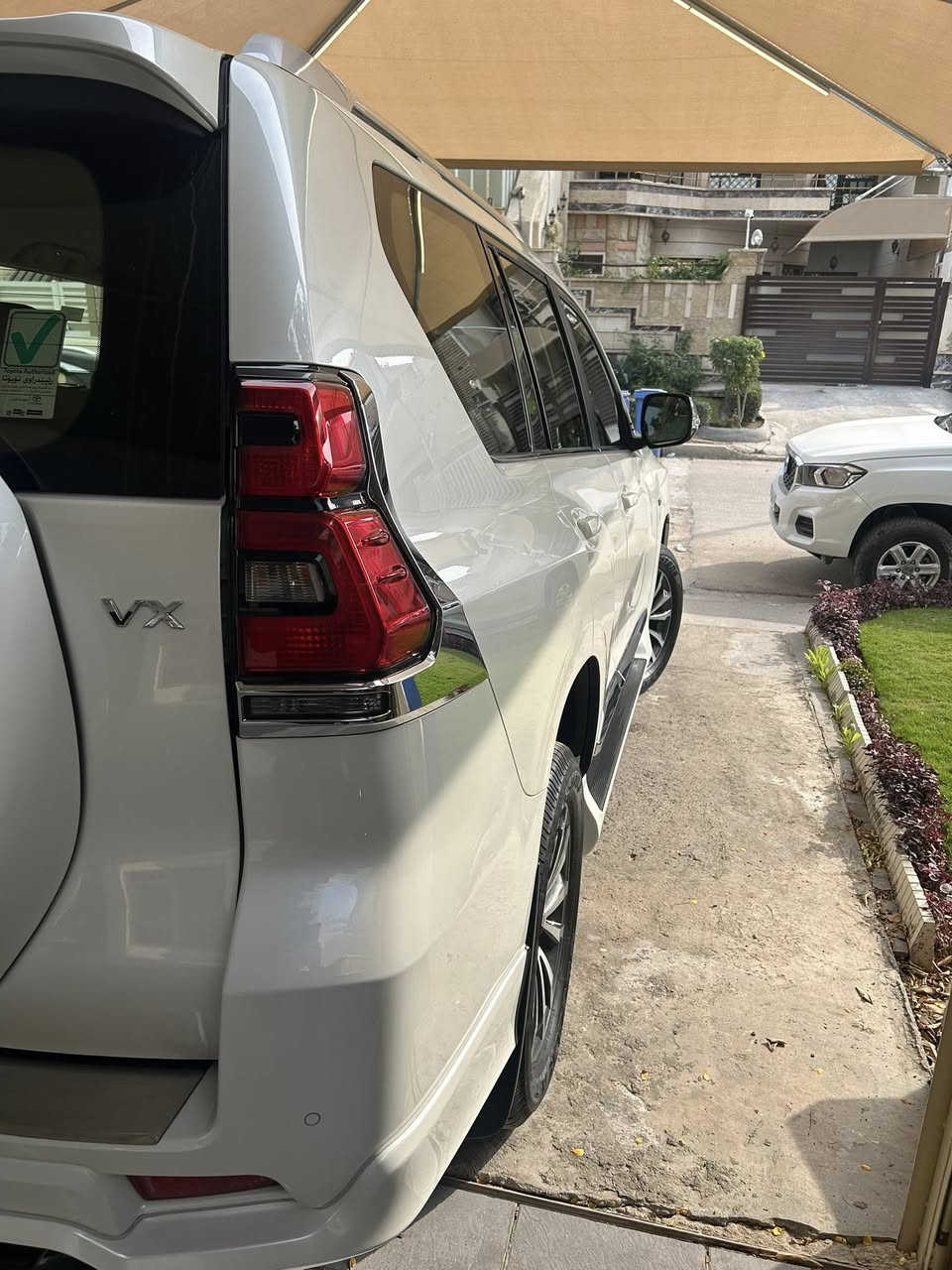 لاند كروز برادو باب اول VX
2023
بضمان شركه سردار - وضع
الشركة
الممشى: 25,400 كم •
اللون: أبيض •
الرقم: أربيل
المحرك: 6 سلندر - 000
:المواصفات
سقف .
•كاميرات 360 .
بصمة + تشغيل عن بُعد .
دخول ذكي (3 أبواب) •
كشنات جلد (تدفئة + تبريد) •
شفتات ستيرن •
مقاعد أمامية وخلفية كهرباء .
سستم صوت B
ثلاجة .
زراك لايتات .
دشبول لكزس ليزري • هوك خلفي .
دبل ماوس .
نظام زحف (دبل خفيف / ثقيل) .
ستيرن وداخل مطعّم خشب .
8:55
Description
:أنظمة القيادة
Eco / Normal / Sport
السياره فول ومابيهه اي نقص 
السعر : 56000$ 
*********** للتواصل واتساب
