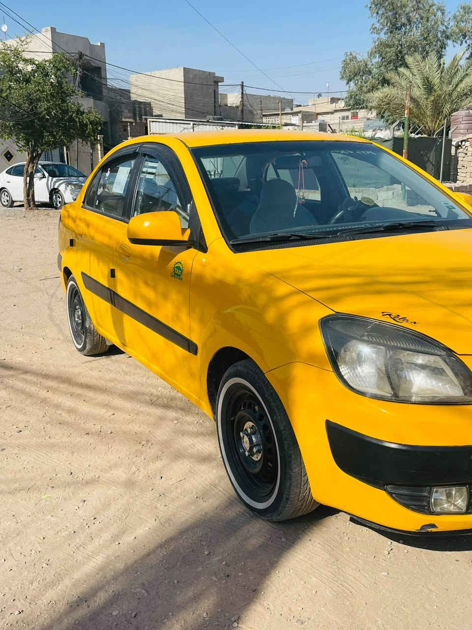 كيا ريو 2009امريكي
رقم بغداد شرط الوكاله والتحويل 
بيها 3قطع تبديل وبيها داخل برأس الشاصي 
كير توماتيك شرط الكير والمحرك 
سعرها 80 وبيها مجال 
للإستفسار ***********
***********
