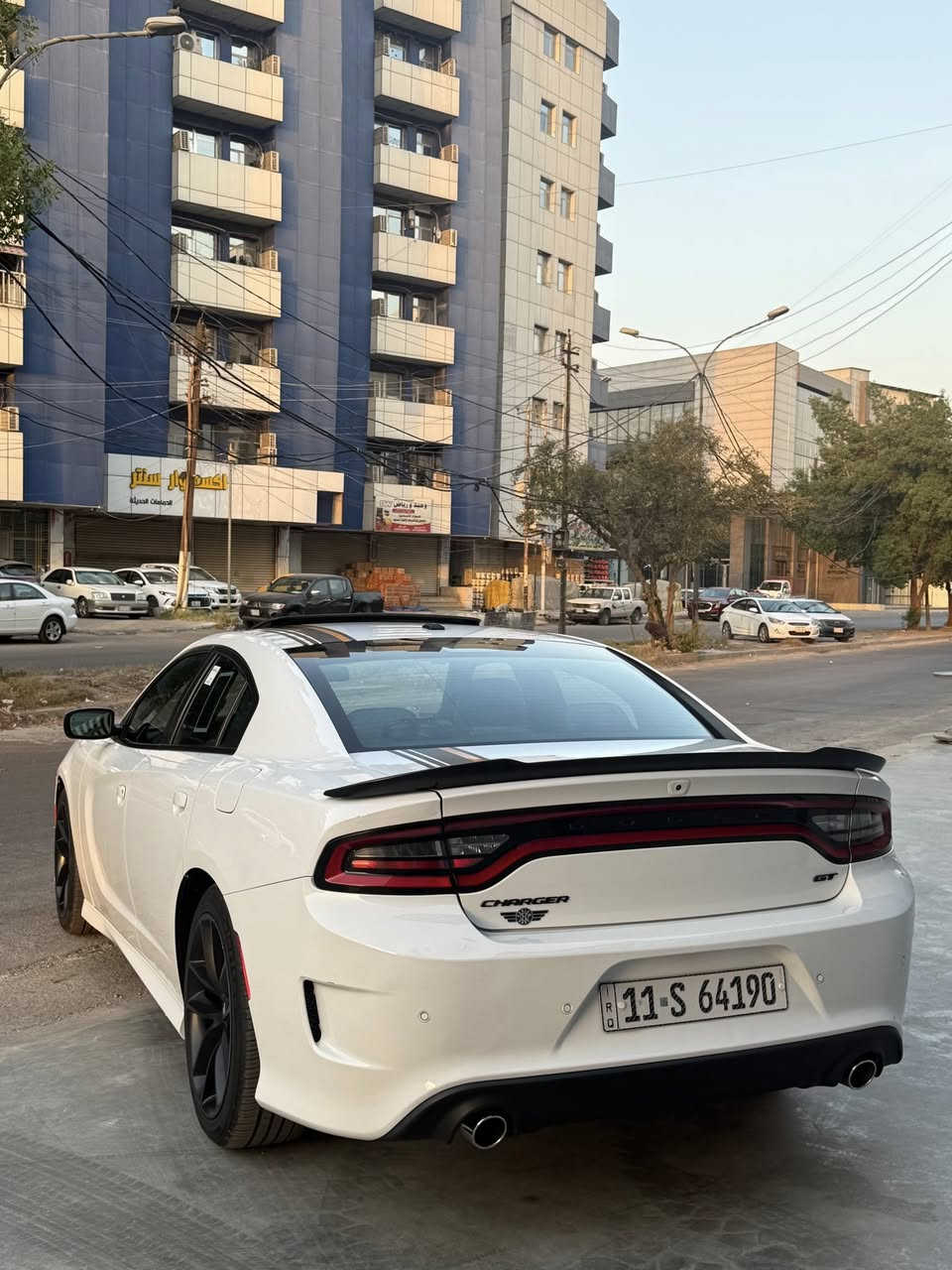 جارجر 2022 gt أورنج ادشن رقم بغداد
أرخص اورنج بلسوك‼️‼️‼️‼️
بدون رصعات بدون صبغ بدون تبديل بدون شخوط

بعده ريحه شركه بيها

لون :ابيض⚪️

الموديل :2022  . (خليجي) . 

الضمان : 3 سنوات او 60 الف كيلو متر . 

المحرك : V6.  3.6L .

ماشيه 45 الف كيلوا 

المواصفات :

نسخة ORANGE EDITION. 

خطوط طولية على الهيكل. 

مكابح رياضية برمبو خاصة بالون البرتقالي. 

جناح خلفي اسود. 

ويل قياس 20 انچ اسود . 

ستيرن رياضي . 

مقاعد رياضية من الشاموا مع خطوط بالون البرتقالي. 

نقطة عمياء . 

مصابيح أمامية زنون . 

كشافات الضباب زنون . 

المصابيح الأمامية مع LED . 

حساسات . 

شاشه كبيرة مع نظام ملاحة نفكيشن GPS .

الشاشة مع اوپشنات SRT . 

سستم صوت الپاين .

فتحت سقف (سلايد) . 

مقاعد أمامية كهربائية عدد 2 

ذاكرة لحفظ وضعيات الجلوس (ميموري) . 

مقاعد أمامية تبريد وتدفئة . 

مقاعد خلفية تدفئة . 

تشغيل عن بعد . 

ستيرن كهربائي . 

تدفئة ستيرن . 

محدد سرعة . 

تلفون بلوتوث . 

كاميرا خلفية .

مرايا متحسسة للاضاءة العالية .

كير شفتر بالستيرن . 

دخول ذكي (بصمة) 

السعر 325 وبيها مجال بسيط وبلعافيه ع ياخذها 

بغداد /الكرادة/ساحة كهرمانه

***********
