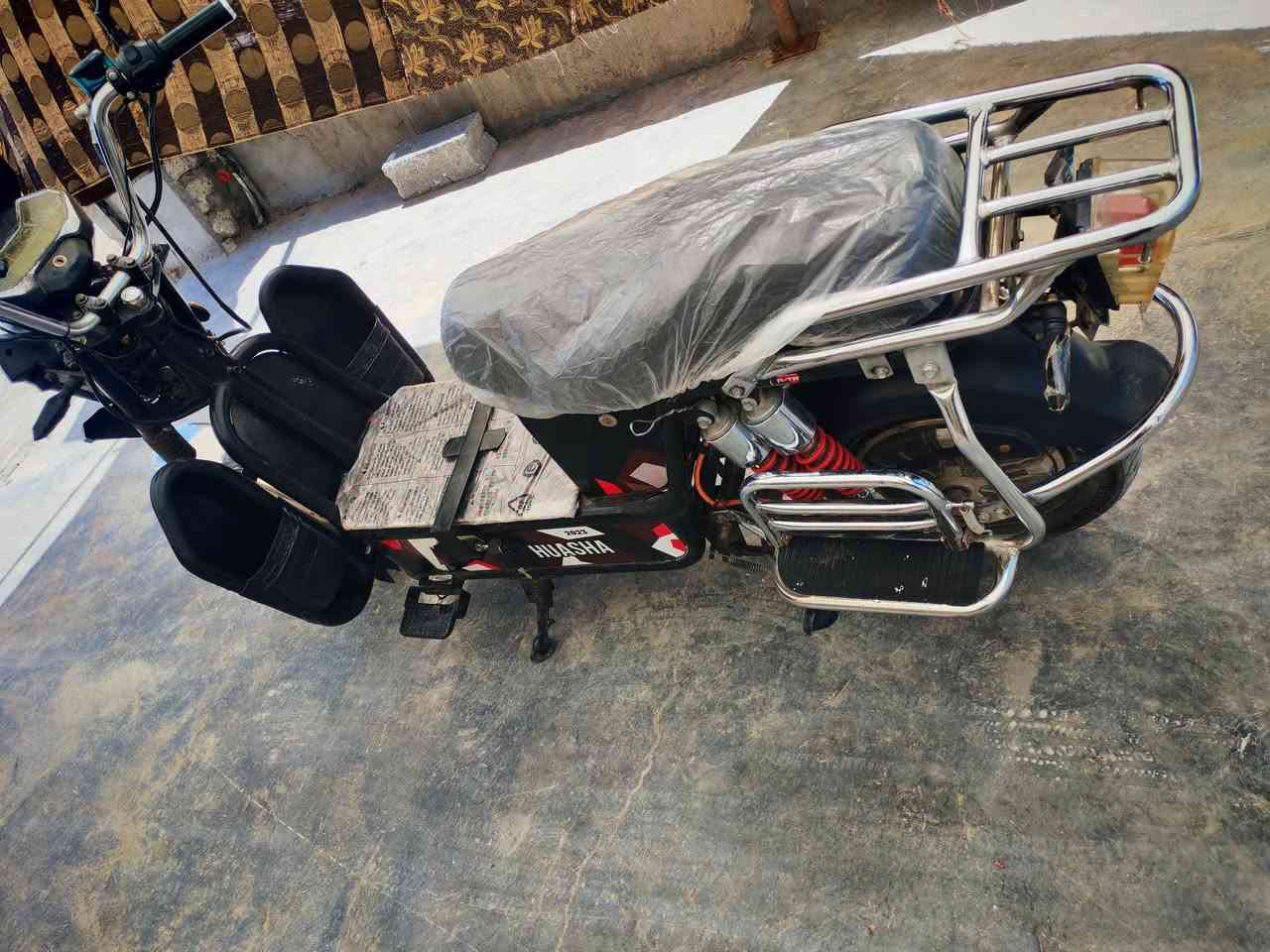 ماطور شحن هيوشة كشر نظافة فول
كامل كلشي مبي بس تحطلة بطاريات 
كهربائياته كلهه شغالة
5 بطاريات 
السعر 300 وبي مجال 
العنوان حديثة-الشيخ حديد

للاستفسار ***********    بي واتساب
