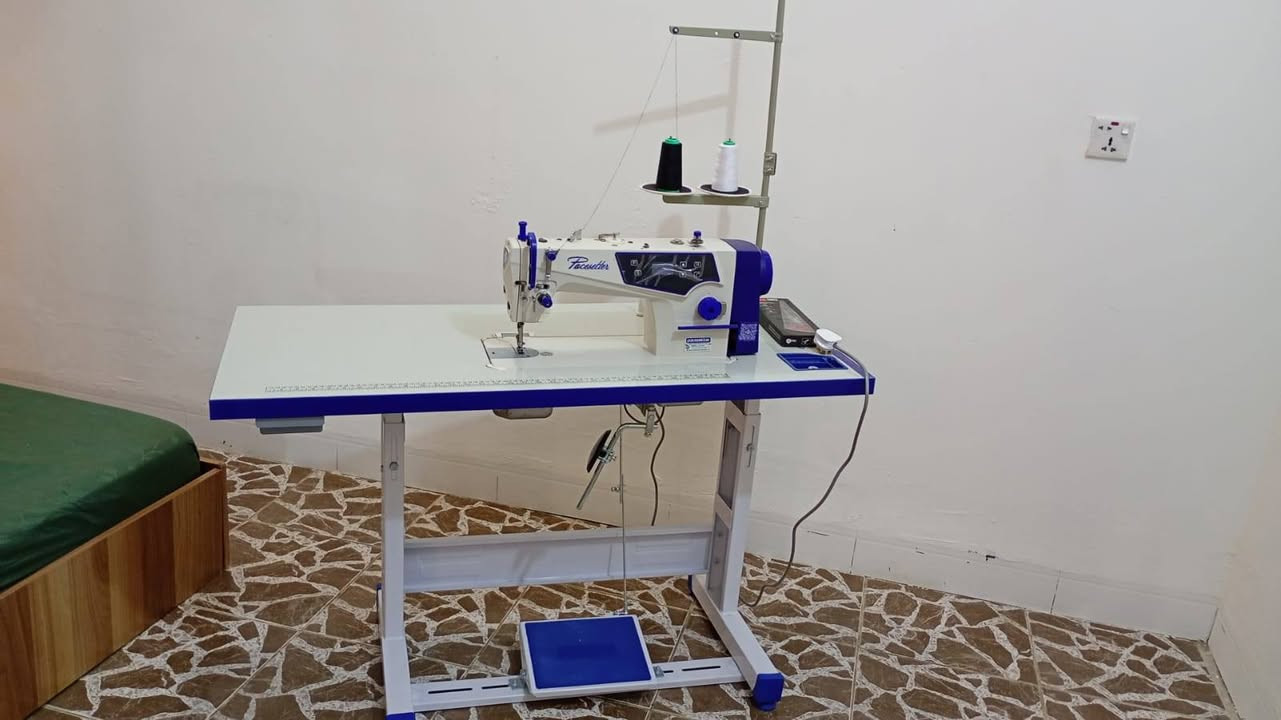 مكينه خياطه صناعيه غير مستعمله
***********
