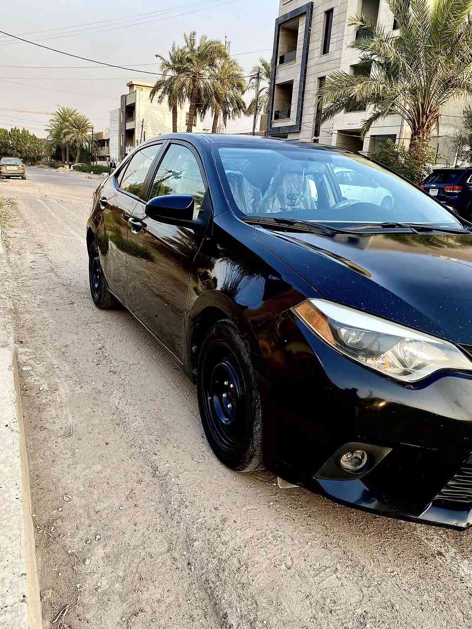 كورلا للبيع موديل 14 نظيفه كلش استخدام شخصي بحيث ماشيه 130 على موديله كلش زين ضربته من امريكا بنيد و شويه من الجاملغ مبين بالصور اللغد و الشاصي مكفولات وبيه جاملغ الخلفي والنظافه مالته ميحتاج احجي بيه كدامكم الصور والشغلات الاستهلاكيه كله مبدله جديده ماتصرف عليه ولا دينار 
مكان/ بغداد العامريه
 *********** بي واتس اب 
الاتصال بالرقم افضل من الماسنجر 
السعر من الاخير لان العمله تعب ب 117 قفل
