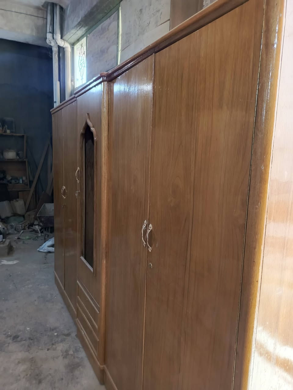 كنتور ابو الخامسه تزكام لبيع السعر 350 وبي مجال الشراي يتصل ***********مكاني القاسم
