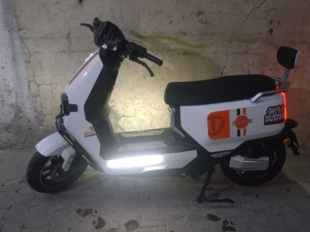 السلام عليكم الدراجة للبيع السعر 850 العنوان بغداد


**إذا كنت صاحب هذا الإعلان وتريد حذفه لأي سبب، رجاءا أرسل رسالة إلى الدعم الفني**