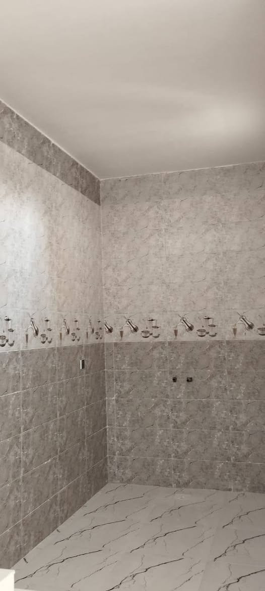 ياالله بيت للبيع مساحه 100م مربع بي غرفتين وصاله وستقبال ومطبخ بيت درجه اولابناء طابوك صب رباط وسقف كامل وجديد ارتفاع عن الشارع مترونص مكان تجاري شارع 20شارع السوك طابو زراعي مسجل بلتطويب مكان نجف نهايت شارع الصب قرب جسر الشهداء يرهم نقد او تقصيط***********
