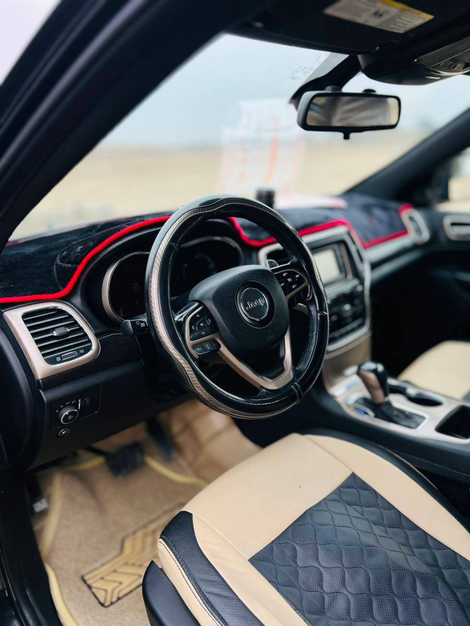 السلام عليكم جيب لاريدو 2016 رقم بغداد بأسمي سنكل محرك 3600 سياره جاهزة السونار مرفق وارد امريكي. السعر 185 وبيها مجال مكان السيارة بابل /جبله  للأستفسار ***********
