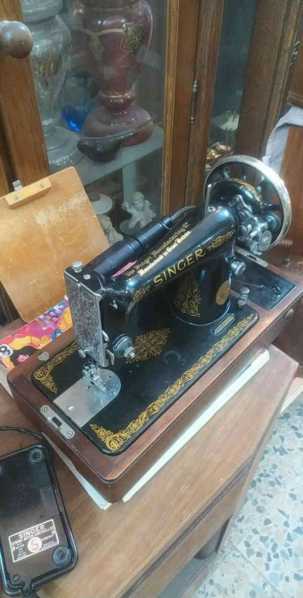 مكينة خياطة ماركة سنجر الانكليزية 
مع كامل الملحقات نسبة النظافة 95%
للاستفسار يرجى مراسلة الصفحة أو الاتصال على الرقم 
***********
