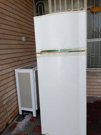 ثلاجه للبيع السعر 75  شغاله وتبرد وجمد على الفحص 07717070670