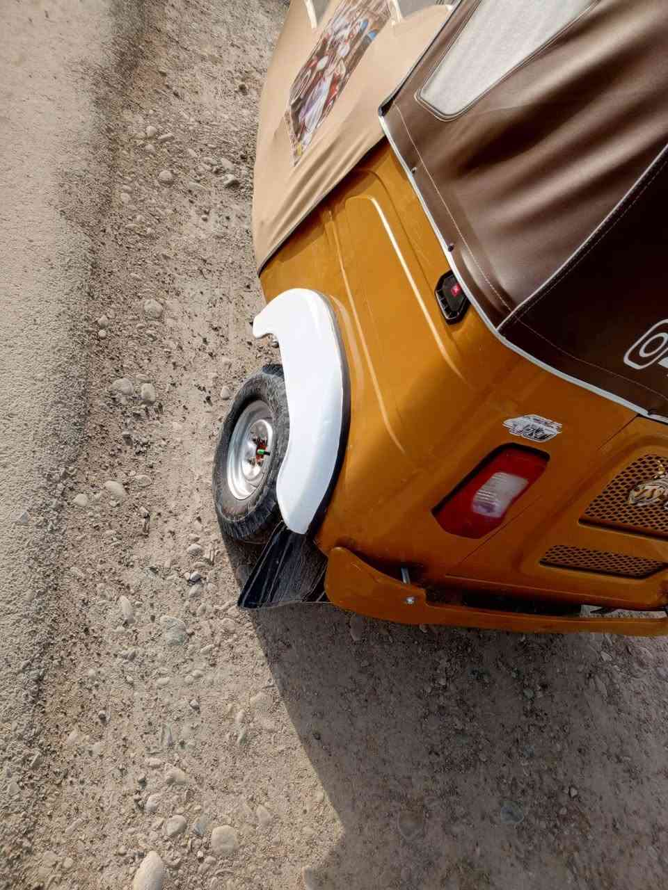 السلام عليكم
تكتك 2021كفاله

مكينه خير من الله  خرسه

نضافه موضح بل صور 

تكتك كامله مابيه اي نقص

كهربأيات كامله 

مرقم تحويل ثاني يوم 

السعر 7ملاين و600

العنون دلي عباس لمنصوريه 

لهاتف. ***********
