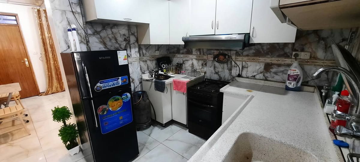 سلام عليكم من رخصة الأدمن 
شقة مؤثثة للإيجار
شقة أنيقة ومتكاملة، تتكون من:
غرفة نوم + صالة + مطبخ + خدمات + بالكونة
الموقع:
الكرادة داخل – فرع مكتبة الربيعي
الطابق الثاني
مصعد شغّال 24 ساعة
الخدمات:
• كاميرات مراقبة 24 ساعة
• عمارة هادئة
• سكان محترمون
تصلح لـ:
العوائل، الموظفين، أو الطلبة الجادين والملتزمين
🔹 الشقة مخصصة للسكن الجاد فقط وليس للترفيه
🔹 بدون دلالية – التعامل مباشر مع المالك
للاستفسار الاتصال على:
📞 ***********
📞 ***********
