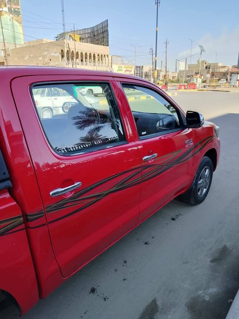 للبيع تيوتا هايلكس  2015 
الون احمر غير محدد 
بيها ملاحضات بسيطة 
رقم مميز تباع مع الرقم 
تحويل مباشر 
مكان السياره بغداد السيديه 
للاستفسار الاتصال ***********
