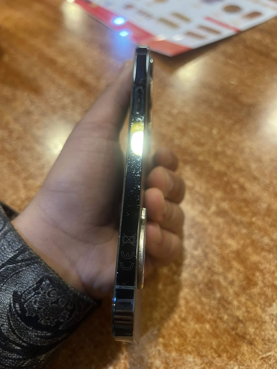 سلام عليكم 12برو ماكس
الذاكره256 .بطاريه78 مبدله
مبدل شاشه  الكارمه لاماميه واكفه ولخلفبه مكسوره السعر250
مكان بغداد حي اور 
الرقم***********
