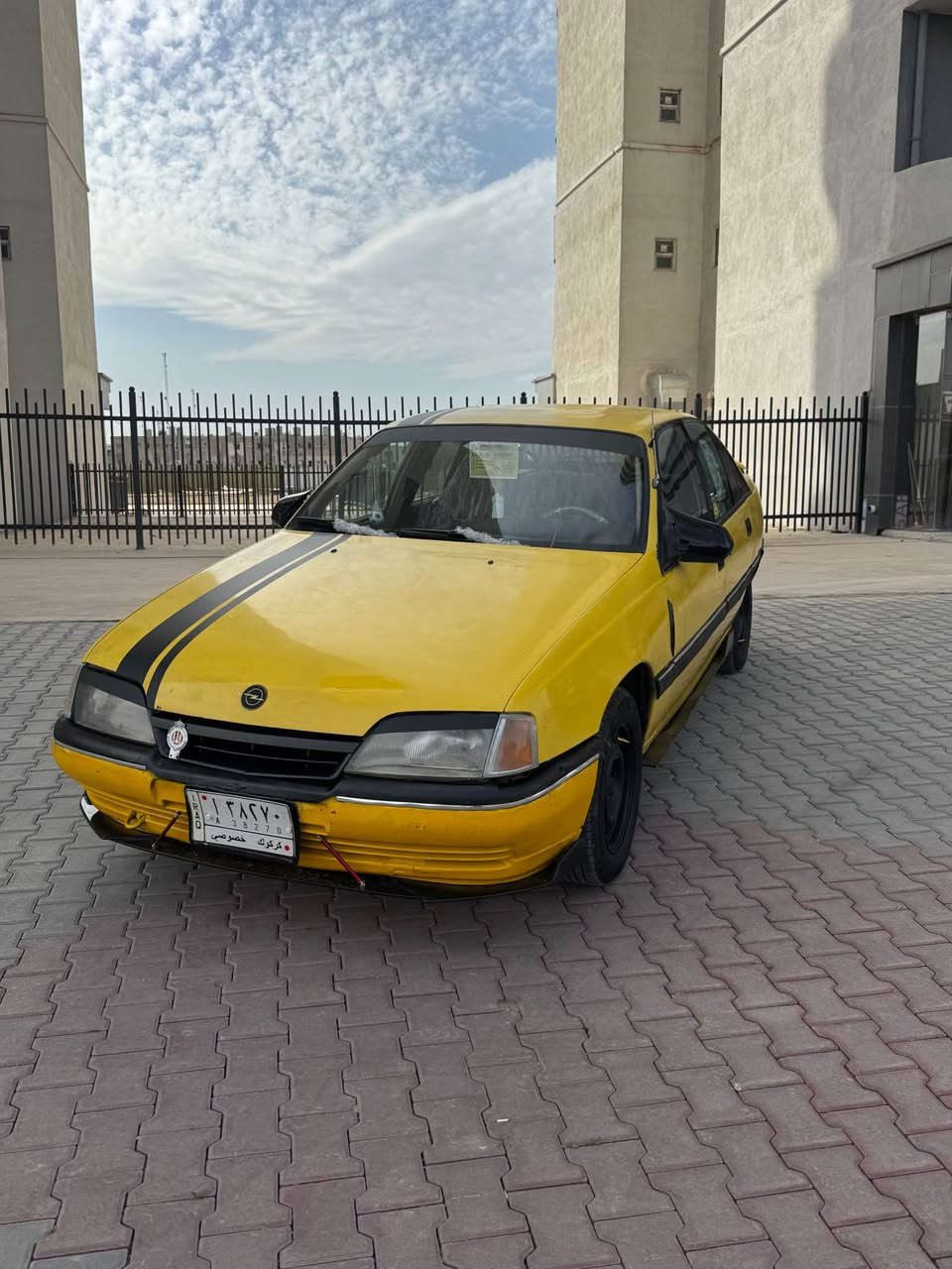 اوبل ئوميگا موديل 1989 مشروع وطني ده فتر بنزين 4تايرات جديد كاربايات مضبوت خسوسي 
مكان كركوك
***********
*********** كركوك, العراق
