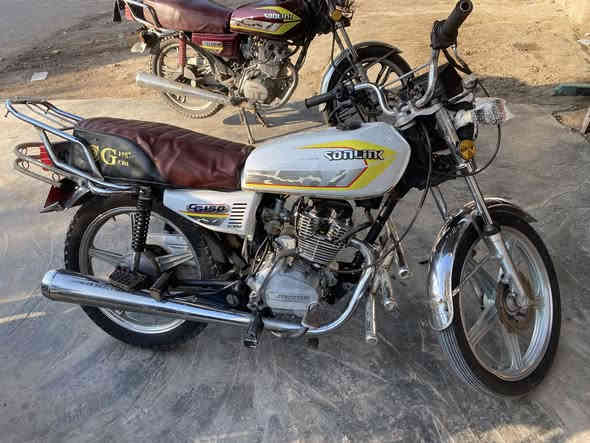 دراجة للبيع مديل 2021
بدون اوراق بي نقوصات بصيطه 
سعر400وبيه مجال 
***********
