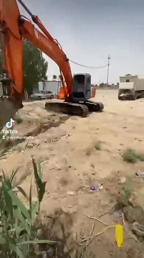 سلام عليكم حفاره ثري موديل 95رقم الماني جاهزه لشغل ***********
