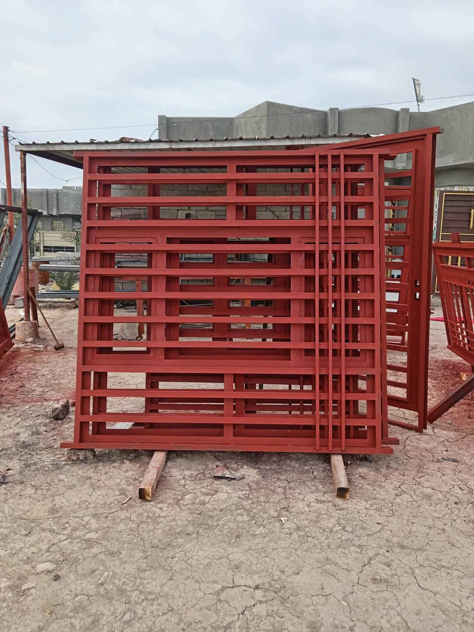 السلام عليكم نشتغل تفصال بيبان وشبابيك حديد درجه اولى ثقيل والخفيف مصطفى الحداد ***********
