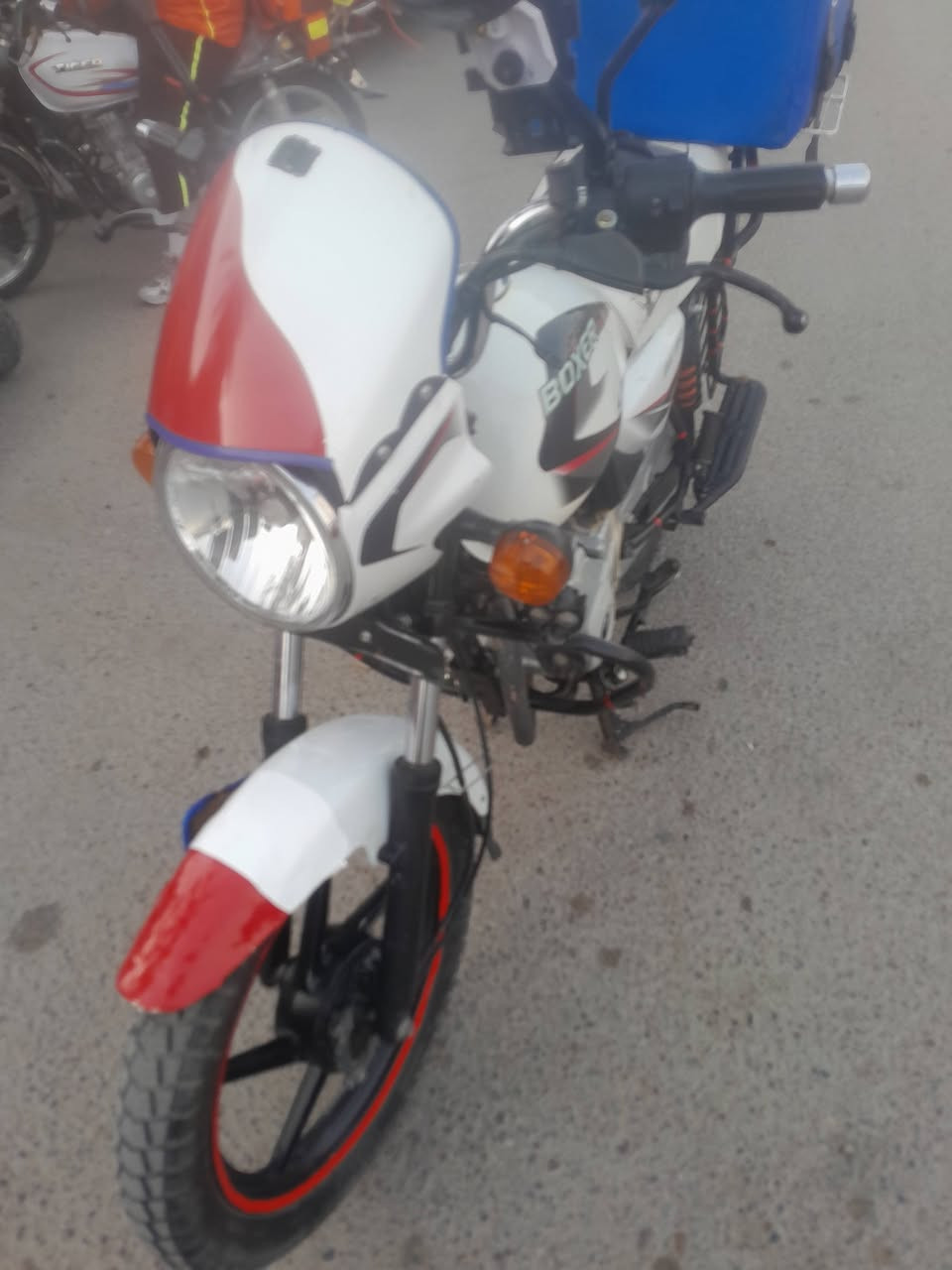 السلام عليكم بوكسر كلاسك  موديل ٢٢ الدراجة خير من الله مرقمه رقم ديالى  وحالين في بغداد الاستفسار ***********
