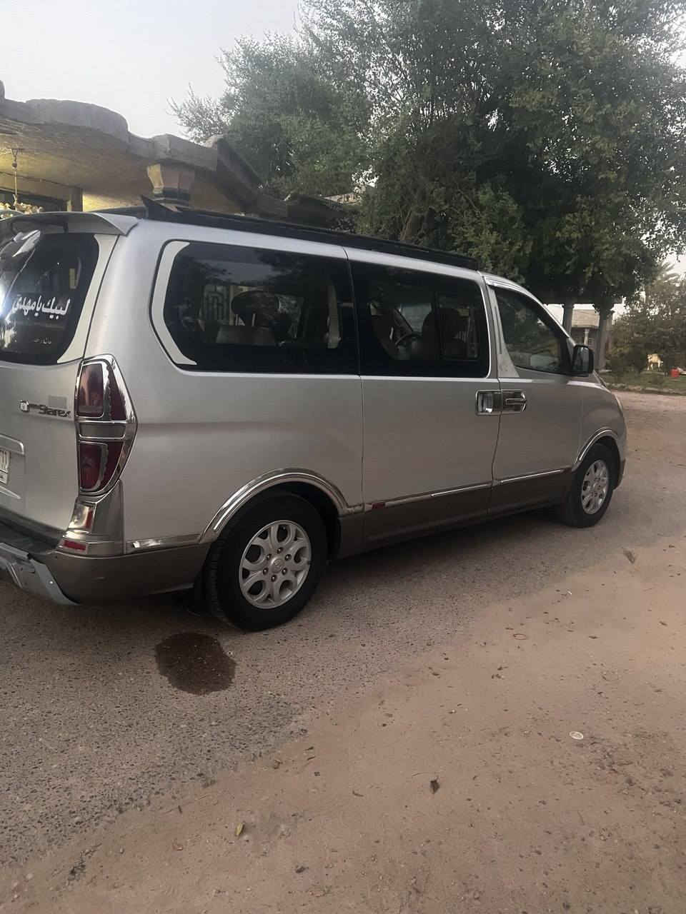 سلام عليكم 2010فول موصفات جديده ماعده بس طخه بجالملغ الخلفي محرك جديد تخم تاير السعر 150 مكاني بغداد التاجي رقم التليفون ***********
