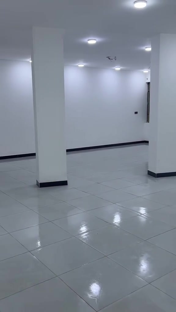 المنصور المهندسين قرب الجسر مال ساحة إلقاء شقة طابق اول مساحته ١٠٥ متر درجة اول الايجار تجاري اوسكني   ***********
