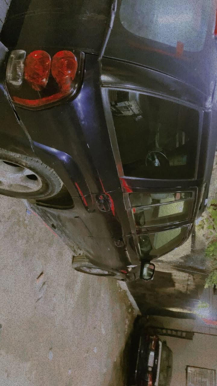 سلام عليكم بلايزر 2008 
بغداد سنويه وهزه جدد بسمي 
 محرك كير شرط محرك قبق ابيض 
بيها قطع صبغ دواخل مكفوله غرفتها كلش جديده 
السعر 88 مكاني بغداد الكرخ 
الاستفسار ***********
