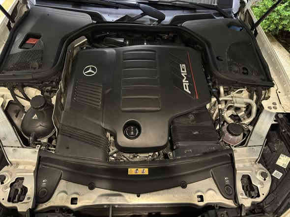 Mercedes Amg E53 /6سلندر فول مواصفات  💥

Tel📞 :- ***********  
الموديل :2022
المحرك :- 3000 /6 سلندر /429 حصان 
المسافة المقطوعة :- 35000 مايل
الضرر :- باب السايق  والجاملغ مبدلات بلادي بدون دواخل  

المواصفات :- 
:- كامرات 360 درجة 
:-رادارات 360درجة ومسار ورادار تكيفي والخ 
:- لايت ميلتيبيم  مع حركة المقود
:- عداد السرعة 300km
:-تسارع من 0-100 ب4.3ثواني 
:-شاشة بمواصفات Amg 
:- كشنات جلد قهوائي  
:- کشن خزن /تبريد/تدفئة/مساج /واسناد الاكتاف عند المنعطفات
