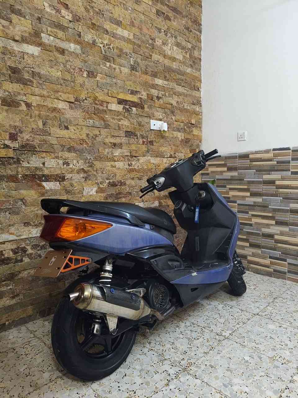 سكنس فحل للبيع التزويد الي بيه (قاعدة رقم تتمارك) (كلجات خلفي وامامي وسبرنكة) (دبلات خلفية) (صالصنة ماركة TR) (يدات بريك) (صدر أمامي لد) (فج جبير فوركت ) (أشاير أمامية برتقالي) 
(بكلاديت برتقالي) (قباقة مكينة) دراجة ستندر بوشته مامعروفة أبيعه بلادية وبرغي واحد ما مفتوح غير قبق الهندر الدراجة كاملة مكملة دراجة معدلة 110-115 وشلعته رون 9 لا صوت ولا دخانة وتبديلة دهن أول بأول  
*********** للتواصل واتس
