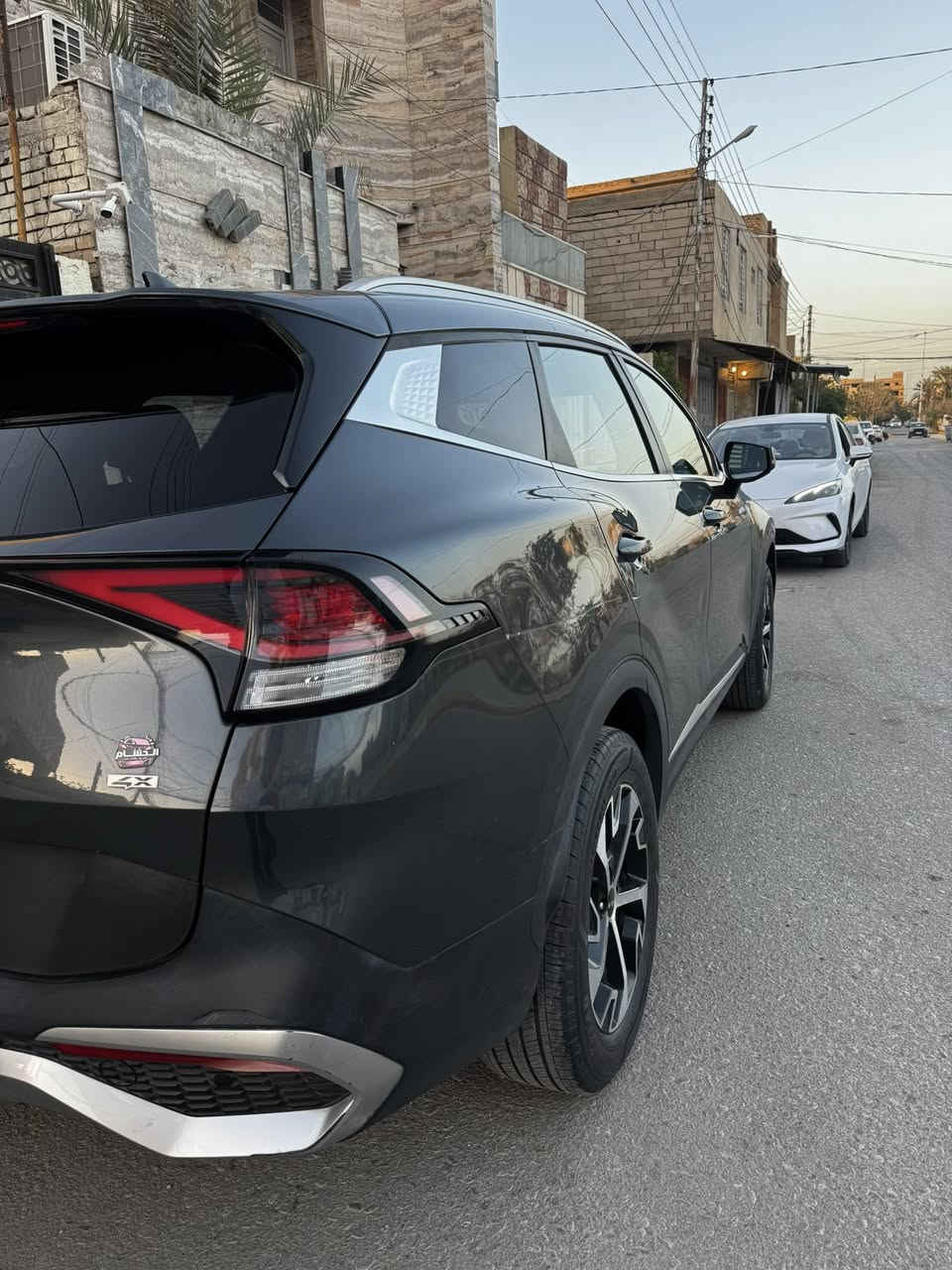 السلام عليكم
سبورتج فيلي 2024 للبيع رقمها كربلا
 السيارة فول اوبشن عدا البانوراما مواصفاتها
بصمة وتشغيل عن بعد
شاشة جبيرة متصلة
كشنات جلد وكهرباء
رادار امامي وخلفي
لايت ابيض
فور ويل 
محرك ٢٥٠٠
اوتو ستوب
اوتو هولد
تدفئة كشنات
حساسات
سيارة جديدة صدر وتايرات جديدة بلعافية عل الياخذها ماشية  37 الف حادثها خفيف جاملغ وبنيد فقط صور الحادث بلمنشور 
عارضها 205 وبيها مجال بسيط

0781 999 9709
