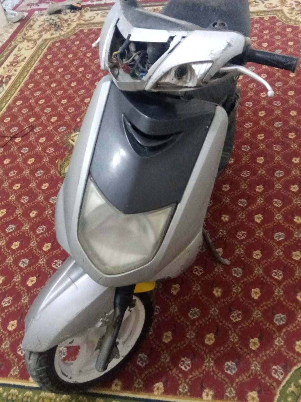 للبيع سكنس نثيه 140  يرادله  ترتيب ابيع كوم حديد   مكينه كايمه بيها دخانه بس شلعه اتخبل يراد لها ترتيبات  
سعر 250 وبي مجال مكاني بغداد المعامل 
*********** 
اذا موجود مراوس راسلني خاص
