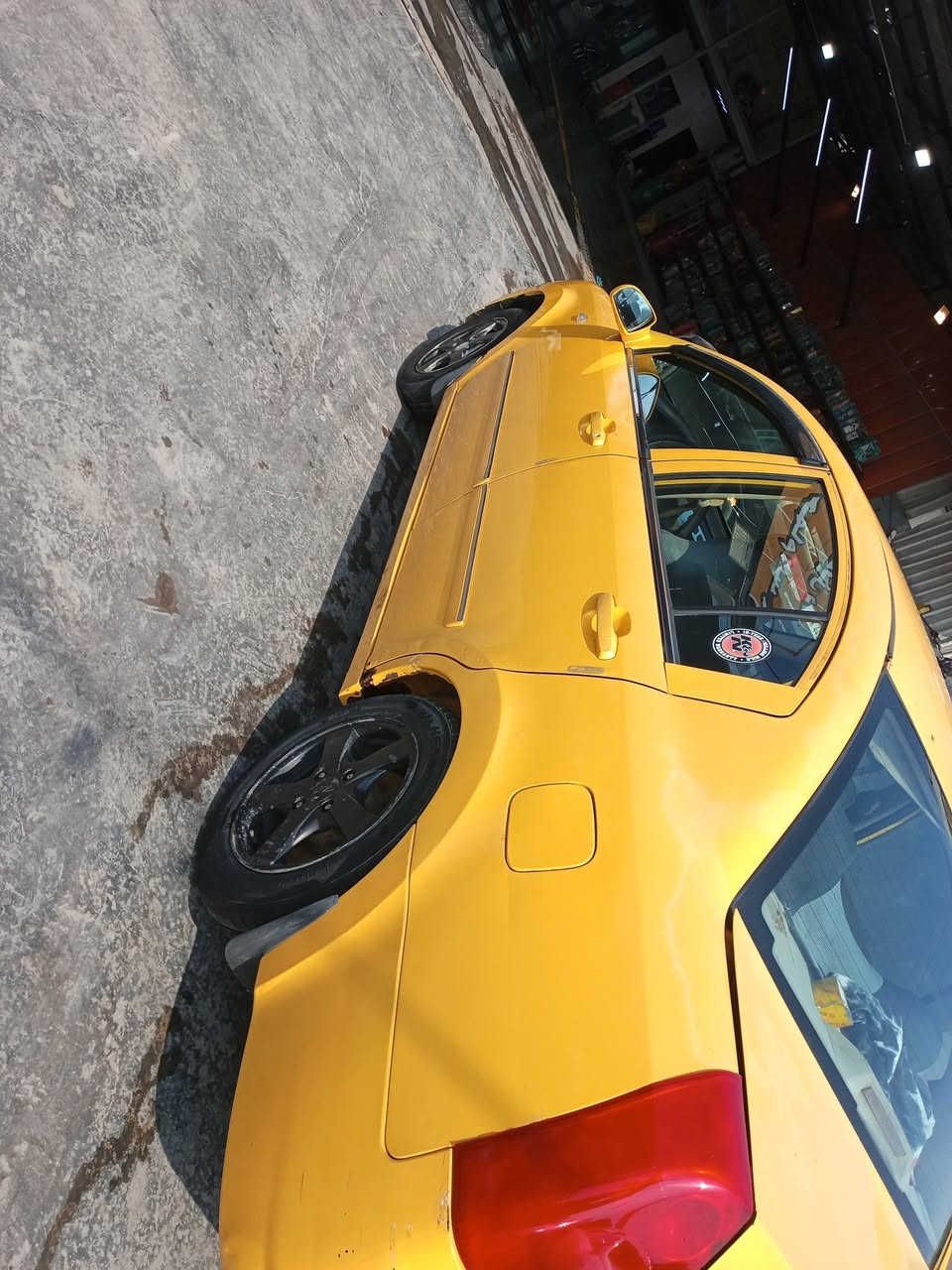 سلام عليكم للبيع او مراوس حسب القناعه 
شيري A5 بغداد موديل 11بلادي بدون ضربه بيها تلحيضات موضح بالصور وتكحيلات بصيطه
مكينه وكير بلادي خير من الله صدر  أمامي جديد وخلفي تعبان زوج داير أمامي جديد تبريد شغال كهربائيات كلها بلادي شغاله مصفره هيئه كلشي ما عليها بسمي تحويل ثاني يوم سعر 38بيها مجال بسيط مكان بغداد تواصل ***********
