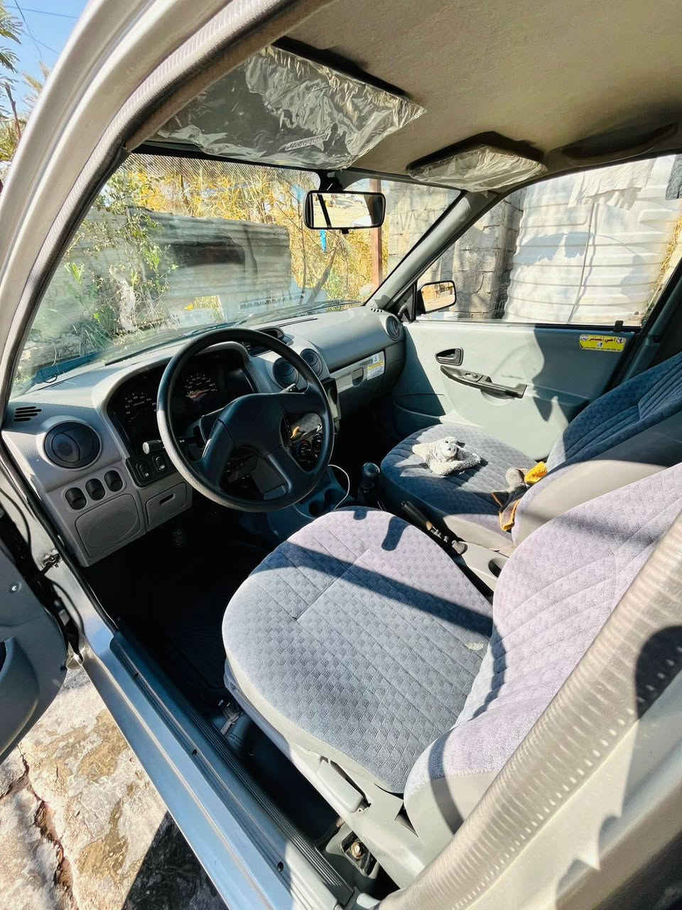 السلام عليكم سياره موديل ١٢ للبيع السعر ٥٠ السياره جاهزه مناقصه اي شي كير محرك كله مكفول صدر جديد مصبوغه للجماليه فقط اتصال *********** السياره بيه مجال شي بسيط المكان بغداد حي الجهاد
