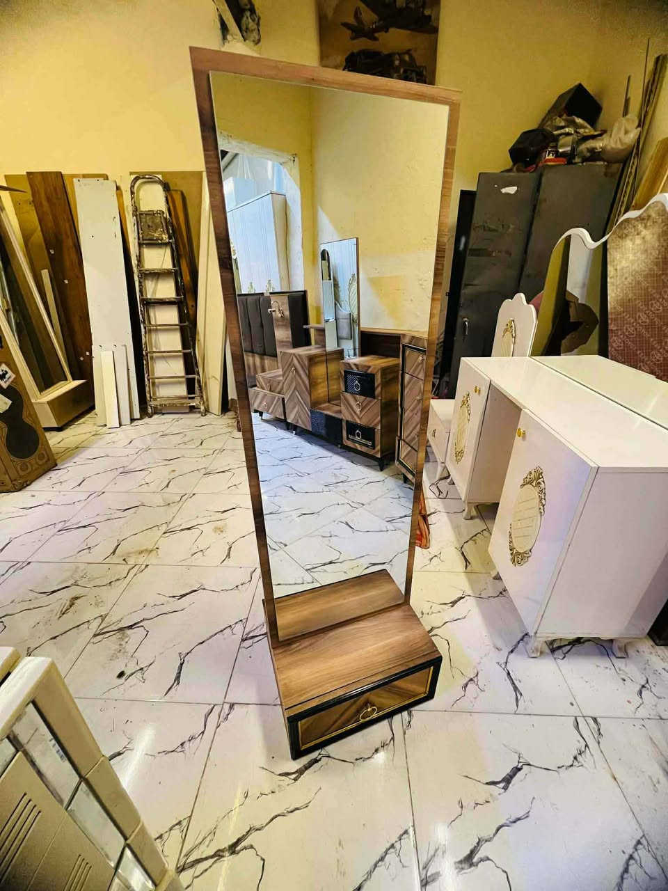 ‎غرفه نوم تركي مستخدم 9قطع موديل حديث نضام ابواب وسلايت‎ بغداد, العراق


**إذا كنت صاحب هذا الإعلان وتريد حذفه لأي سبب، رجاءا أرسل رسالة إلى الدعم الفني**