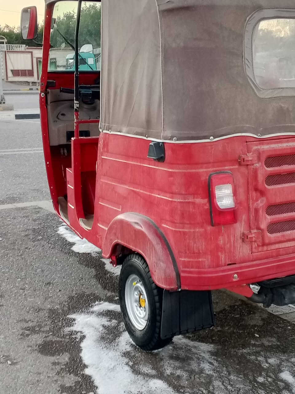 السلام عليكم تكتك للبيع مديل عشرين هاذه رقمي ***********
