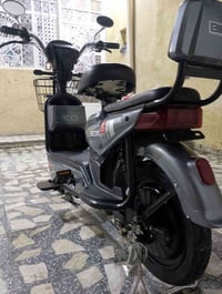 دراجة شحن للبيع  سعر 300 نضيفة صالي 5 من شتريتة استفتار على رقم0770350...