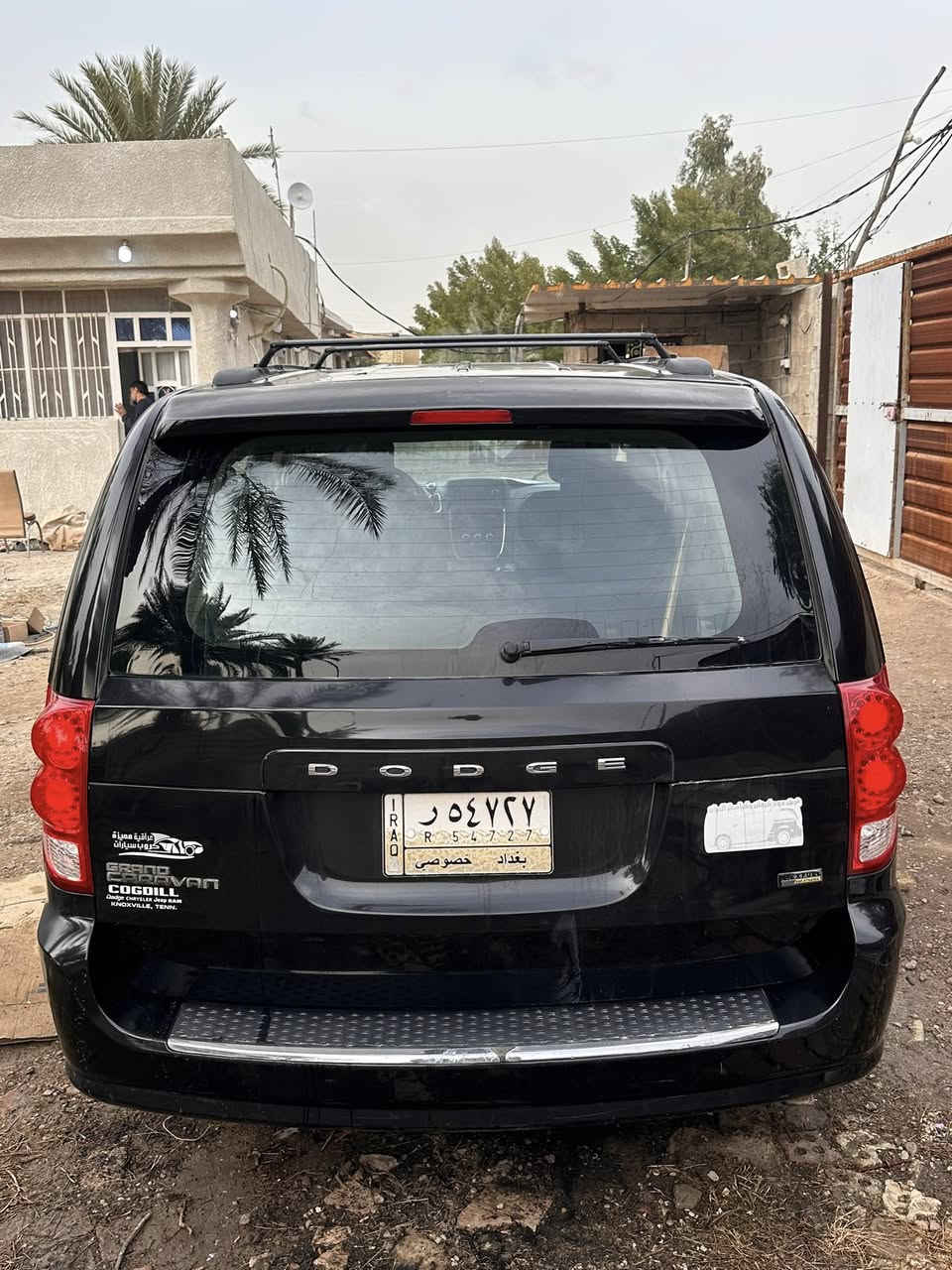 السلام عليكم سيارة دوج كرفان
من رخصة الادمن 
 
موديل 2012 محرك 3600
6سلندر 
حادثها في امريكا موضح بالصور
وحادث بالعراق جاملغ خلفي 
🔴كير مكينة كلة جديد
بيبان سلايت +صندوق كهرباء ⚡️ 
تايرات جدد 
تبريد 3 قطع
كشن كهرباء والباقي بلع
جام كهرباء 
موبايل ***********
السعر 125 وبيها مجال بسيط
