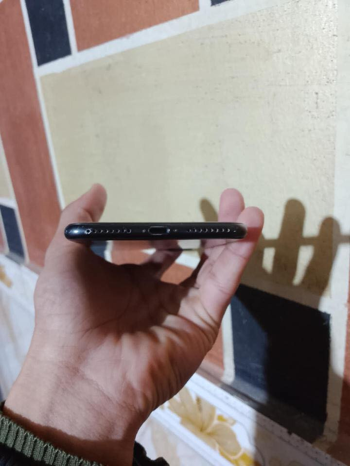 سلام عليكم جهاز ايفون سفن بلاس للبيع كلاه شغال بصمه كامراته جهاز نضيف كلش فقط شريحه سيمكارت متوفقه ذاكره128) بطاريه مبدل صليه سعر70 المكان بغداد الحسينيه شراي يتصل ***********
