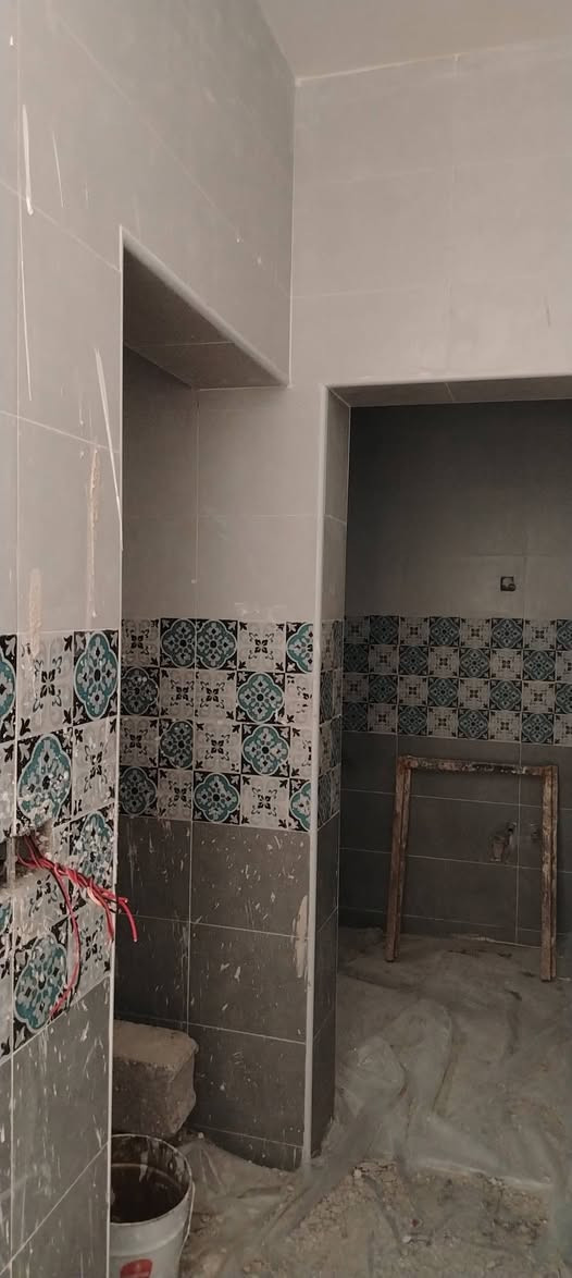كادر خلفه سراميك كاشي مرمر شغل مظبوط سعر مناسب 
***********
