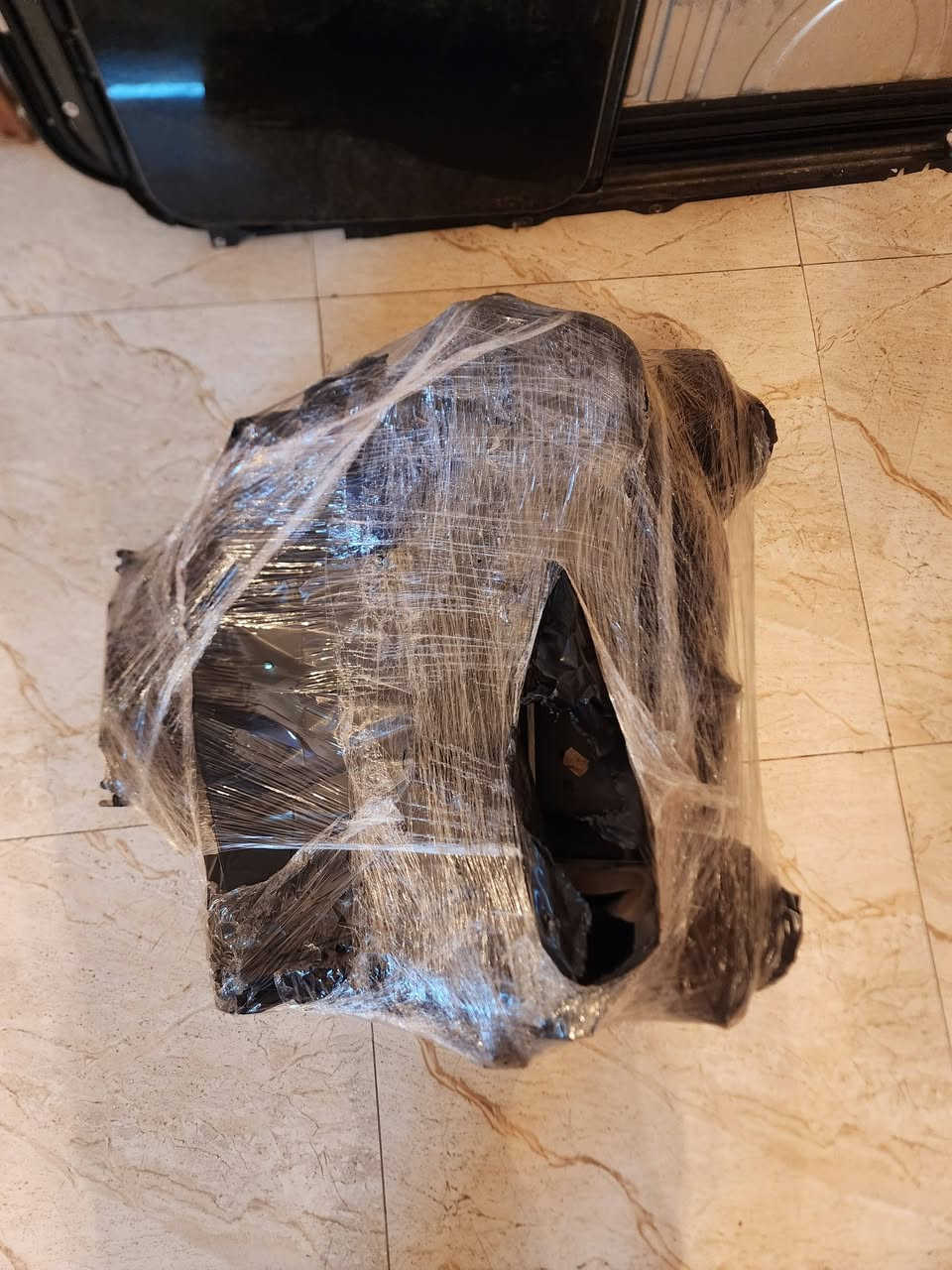 السلام عليكم ... من رخصة الأدمن المحترم بوكس  تبريد صقر e39 أخذته من قاسم دوسكي (دهوك) وحتى الوصل وياه . أريدة بسعر 85 ألف / هاتف *********** مكاني حي القاهرة أو العامرية
